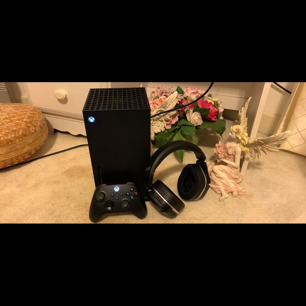 Xbox series X brand new Basically 300$ Turtle beach Stealth 700s Xbox controller